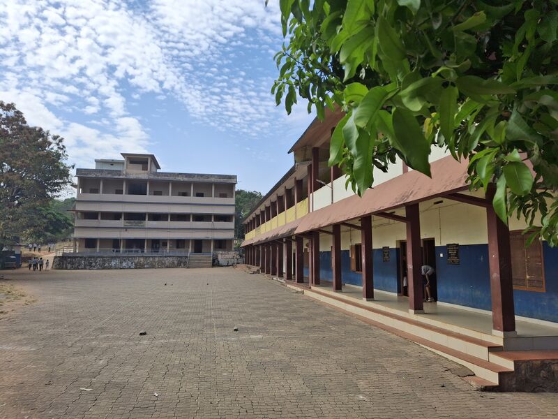 പ്രമാണം:48136-SCHOOL CAMPUS.jpg