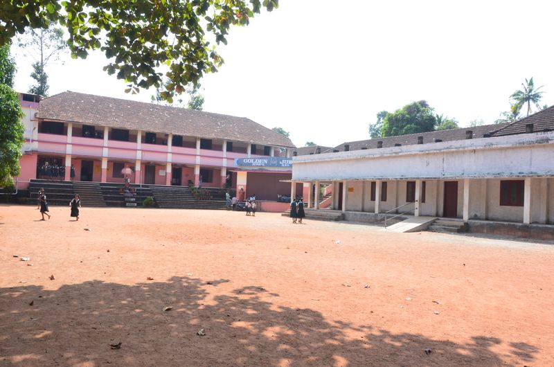 പ്രമാണം:St.Joseph's GHS,Nalukody Paipad..JPG