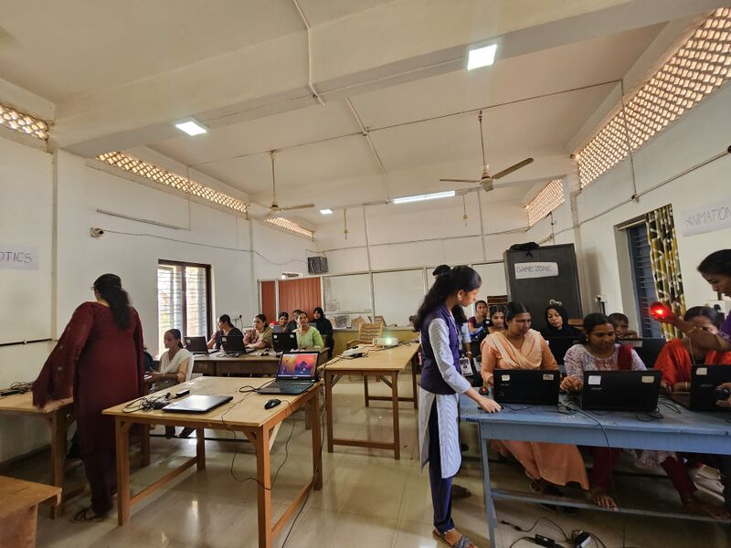 പ്രമാണം:11053 പരിശീലനം jpg.jpg