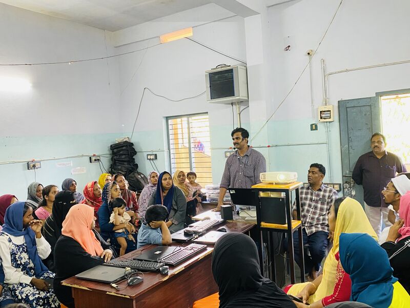 പ്രമാണം:19083 PARENTS MEET 2.jpg