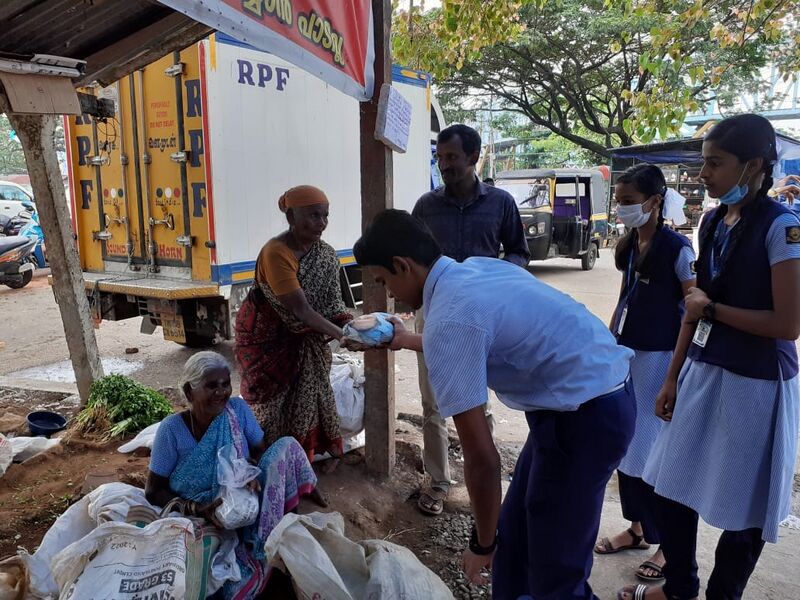 പ്രമാണം:22071 food supply.jpg