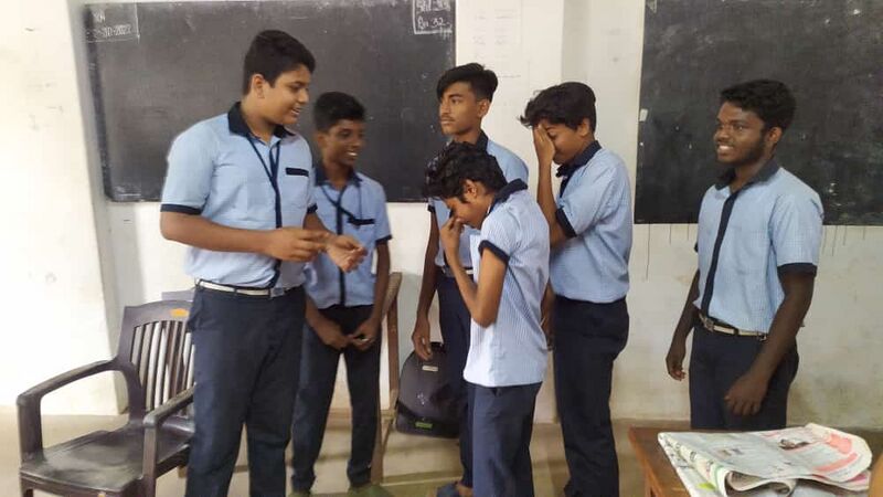 പ്രമാണം:26056 lmskit.JPG