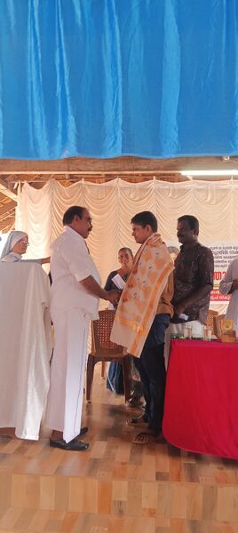 പ്രമാണം:33026 KTM HONOURING ANADHU.jpg
