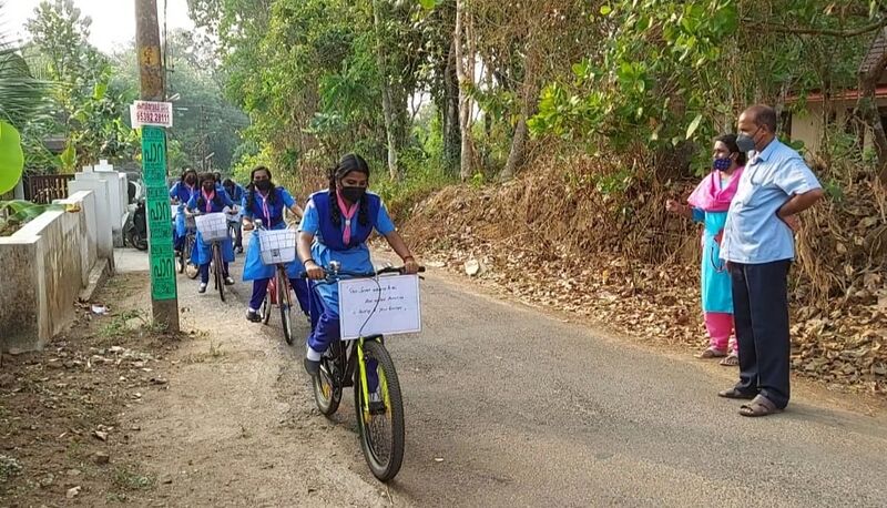 പ്രമാണം:37001 scoutthinkingday2.jpeg