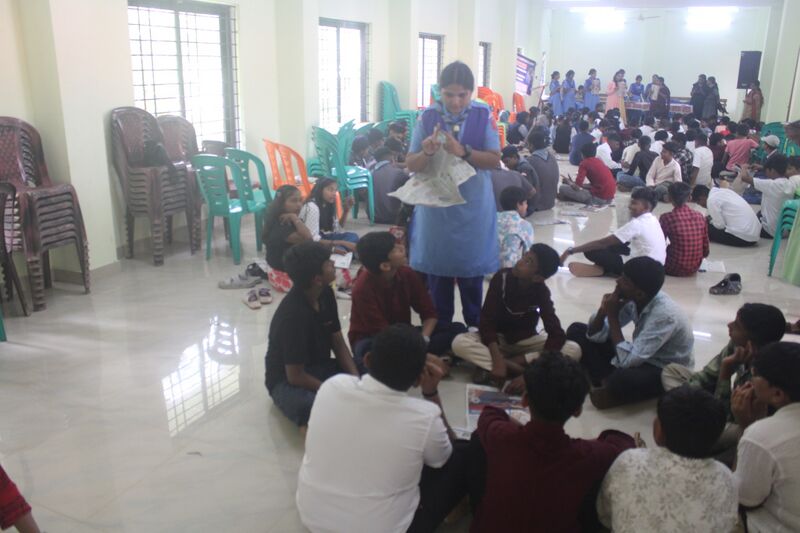 പ്രമാണം:43015 paperbag.jpg