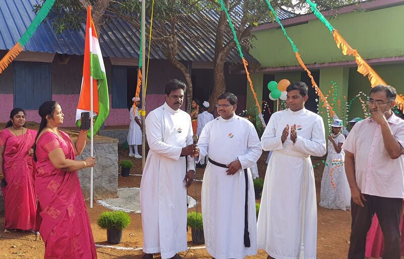 പ്രമാണം:44042-swathandriya dhinam.jpg