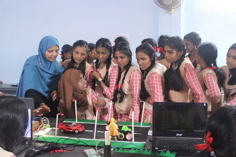 പ്രമാണം:RF25 TVM 43068 3.jpg