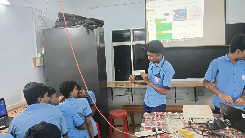 പ്രമാണം:Robo 222.jpg