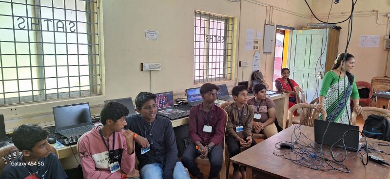 പ്രമാണം:11007 schoolCamp23 8.jpeg