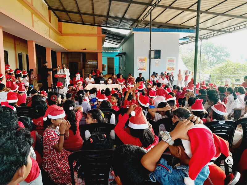 പ്രമാണം:12329 chri6.jpg