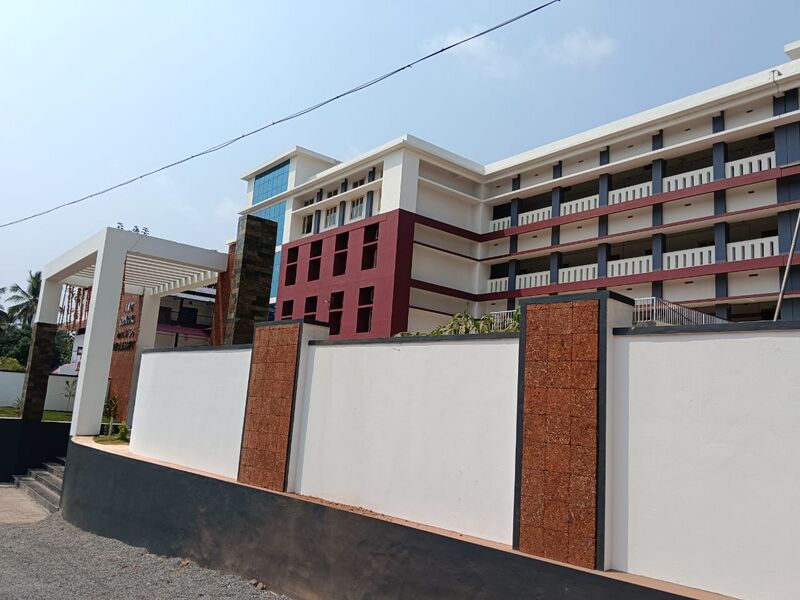 പ്രമാണം:13062 SCHOOL.jpeg