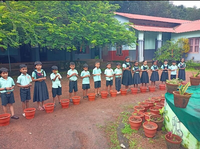 പ്രമാണം:13401 kuttiyum chattiyum glps38.jpeg