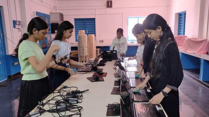 പ്രമാണം:21001 Hi Tech Maintaining 1.jpg