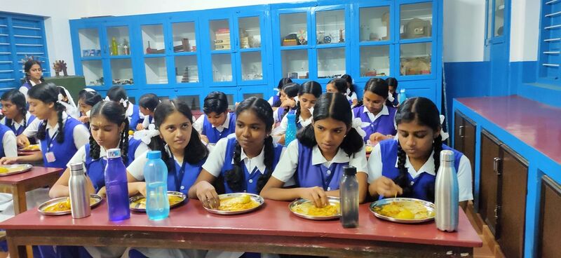 പ്രമാണം:21001 food.jpg