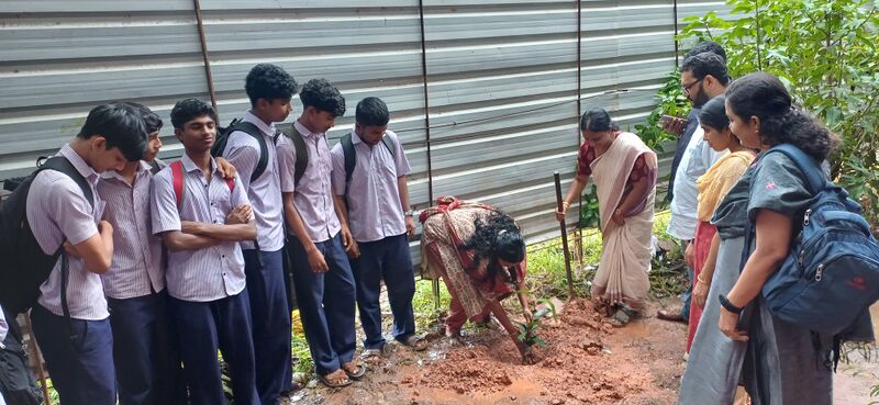 പ്രമാണം:21123 BASHEERDINAM6.jpeg