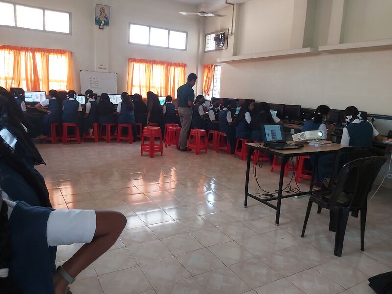 പ്രമാണം:28002-Scratch class.jpg