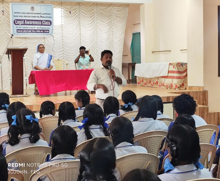 പ്രമാണം:35052 legalawarenessclass 5.jpg