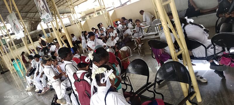 പ്രമാണം:44223 first time train.jpg