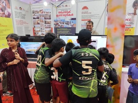 ഗെയിം കളിക്കുവാനുള്ള തിരക്ക്