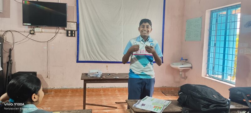 പ്രമാണം:Robotics class1.jpg