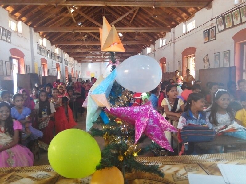 പ്രമാണം:X mas 1.jpg