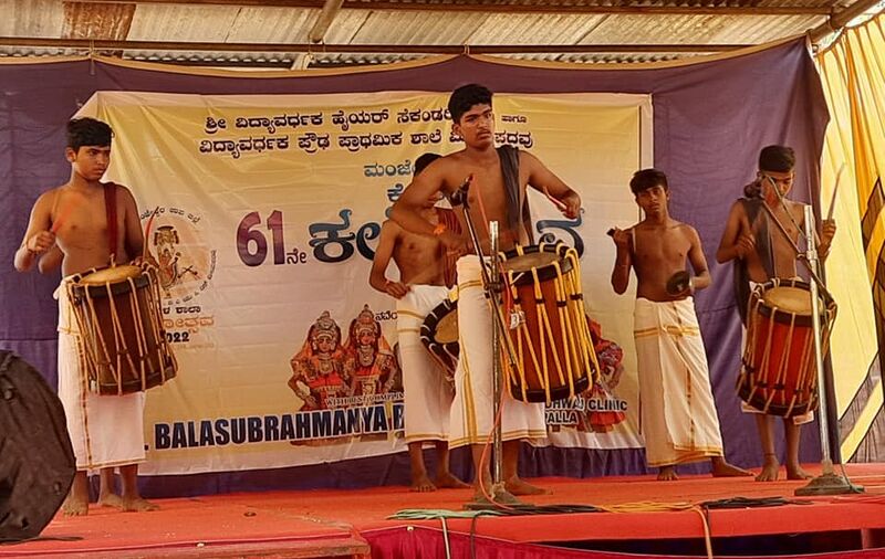 പ്രമാണം:11051ACH CHENDEMELA.jpg