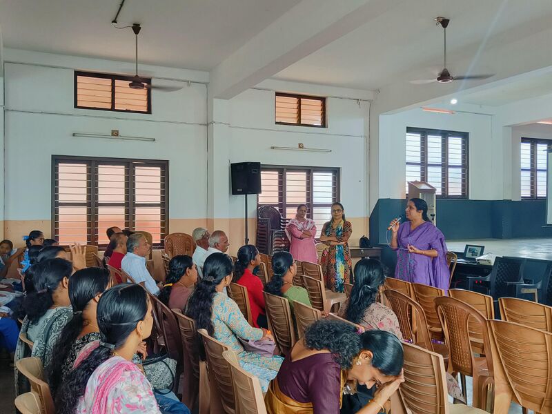 പ്രമാണം:16002 ammaariyan22 25.jpg