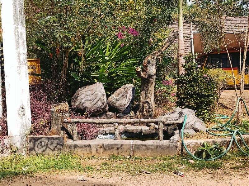 പ്രമാണം:20631 school camp front view.jpg