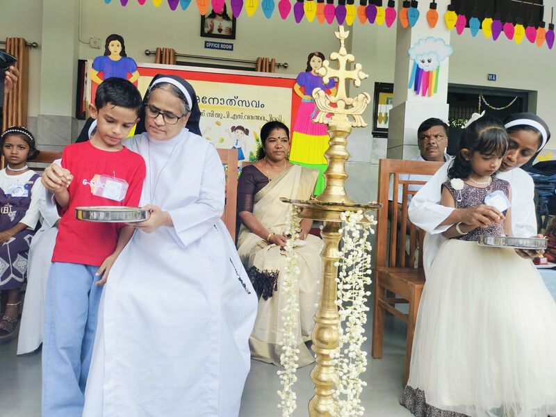 പ്രമാണം:22267 Tcr praveshanolsavam.jpg