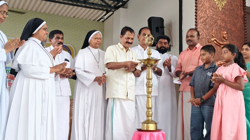 പ്രമാണം:25094-praveshanothsavam 20261.jpeg