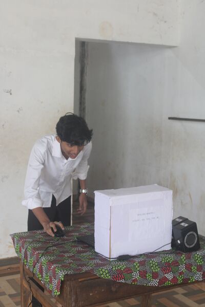 പ്രമാണം:43015 ele25.jpg