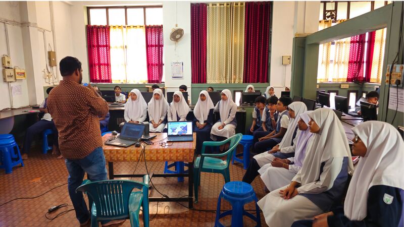 പ്രമാണം:48002-sep12-sohs areacode-3.jpg