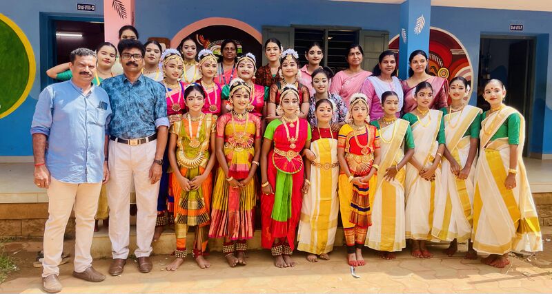 പ്രമാണം:Wel team.jpg