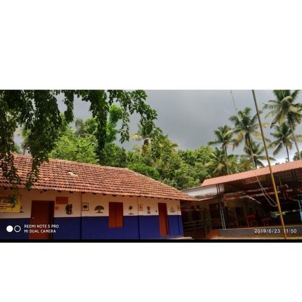 പ്രമാണം:14825 schoolphoto 22 1.jpeg