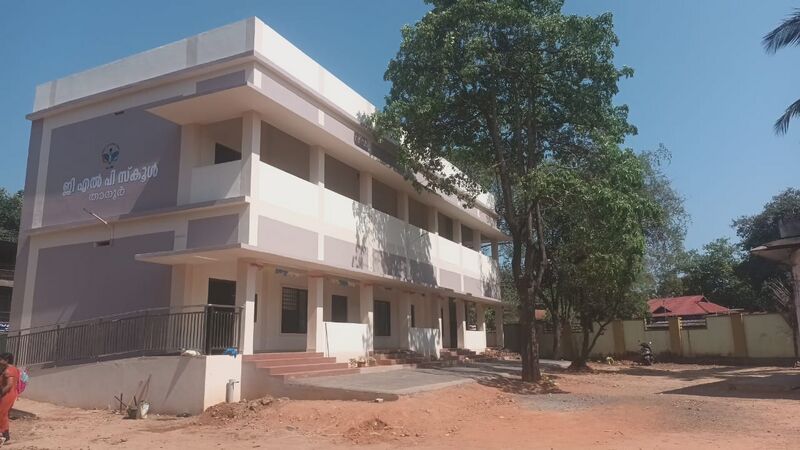 പ്രമാണം:19664 hitech.jpg