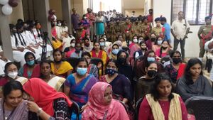 20002 tinkering7.jpg