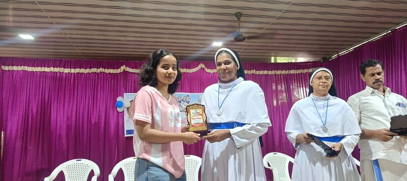 പ്രമാണം:28040 praveshanolsavam 01-06-2026.jpg