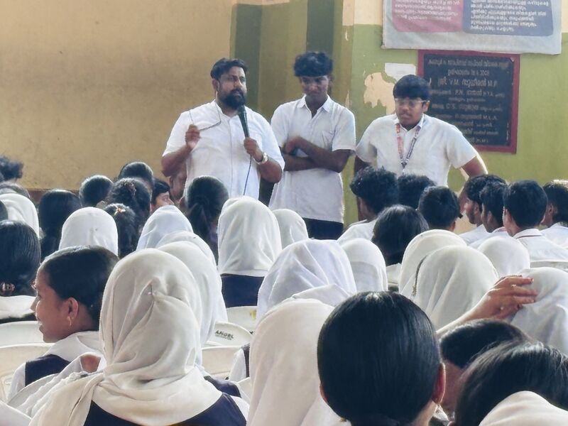 പ്രമാണം:34044-GHSM-TEENS CLUB-SSLCMOTIVATION CLASS2026-8.JPG