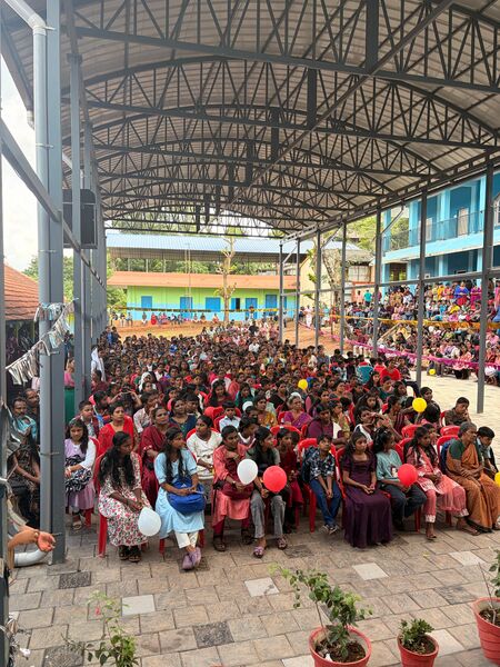 പ്രമാണം:39042 praveshanolsavam3.jpg