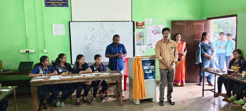 പ്രമാണം:42041 kite 1.jpg