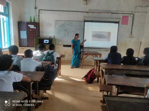 43004 hitech classrooms.jpg