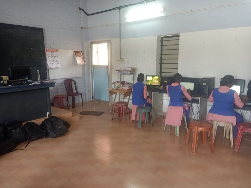 പ്രമാണം:44049 HSS Maths lab.jpg