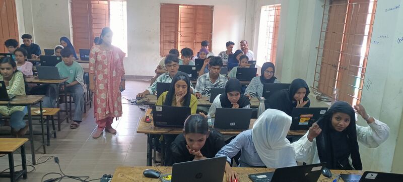 പ്രമാണം:Drcmlp-dec28-vga-anm-lkcamp-16.jpg