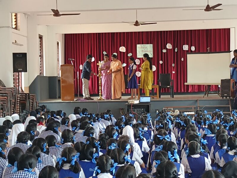 പ്രമാണം:16002 clubinauguration2.jpg