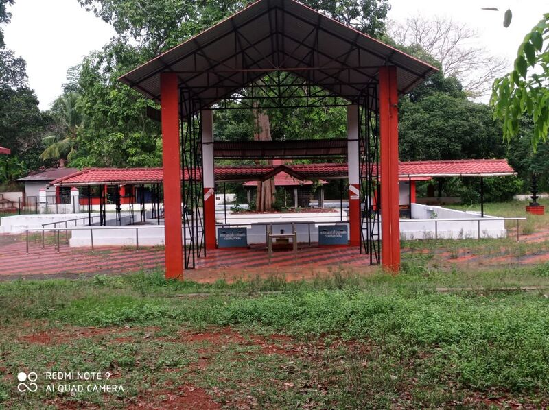 പ്രമാണം:19413 കളിയാട്ടകാവ് 2.jpeg