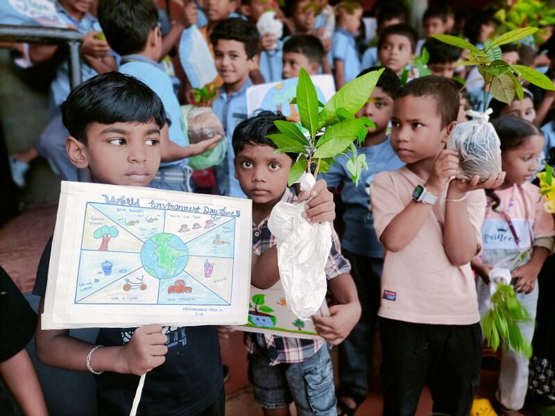 പ്രമാണം:19809 paristhididinam6.jpg