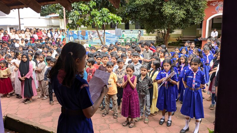 പ്രമാണം:19854-hiroshima nagasaki day 3.jpg