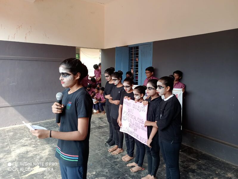 പ്രമാണം:21068 lahari2.jpeg