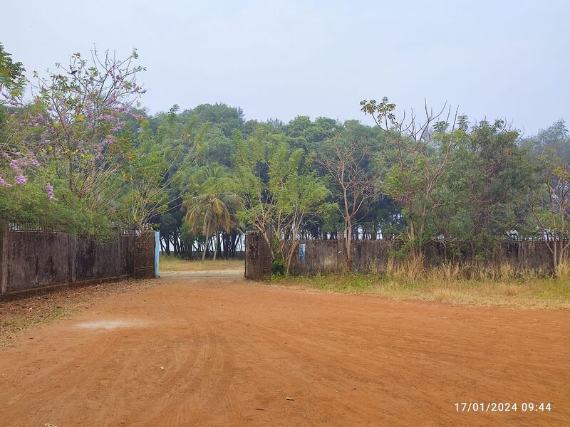 പ്രമാണം:24256 TSR school main entrance.jpg