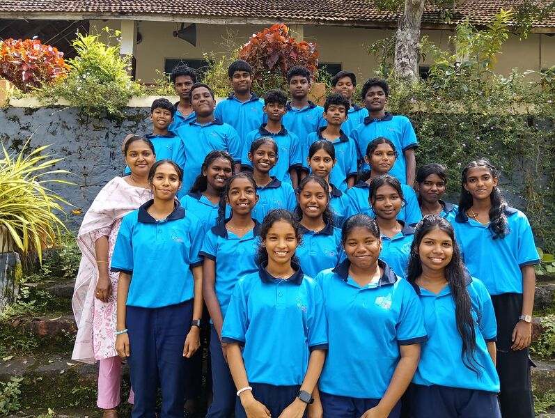 പ്രമാണം:32054-2024-27 LK members.jpeg